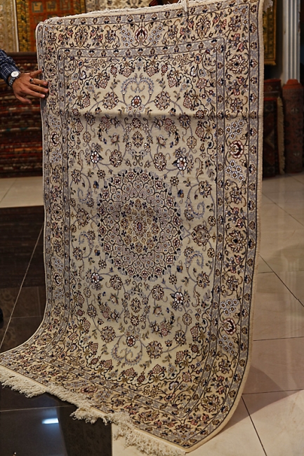 Ispahan-Marchand de tapis-004